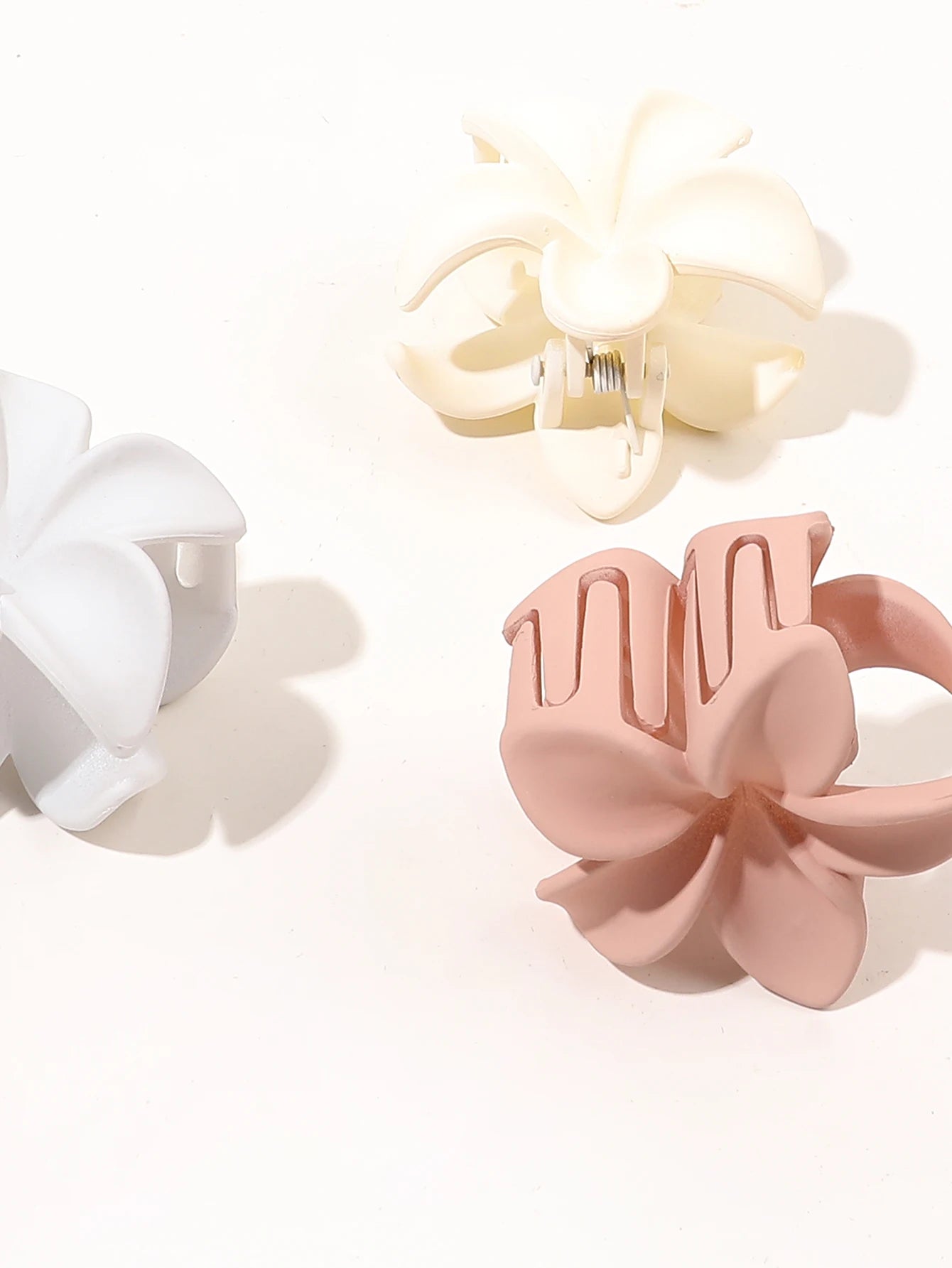 6Pcs 1.5in Neutral Color Flower Claw Clips